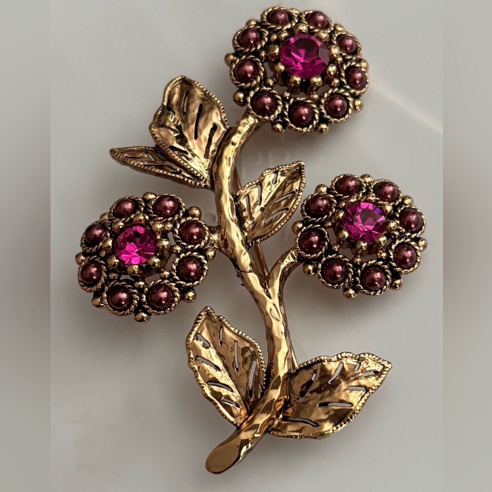 Vintage Liz Claiborne Gold Tone Pink Stone Brooch Pin Fashion Jewelry